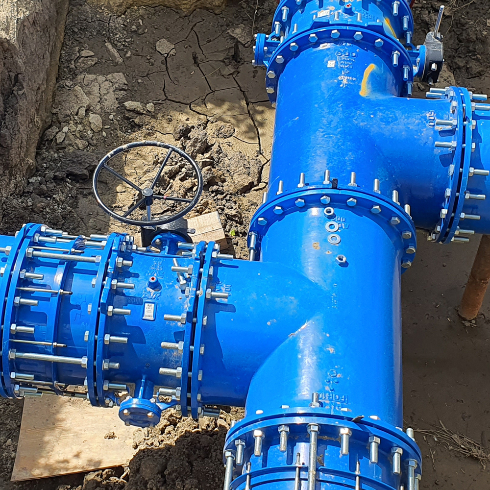 Reconstruction of water transmission pipeline DN600 using Supa Maxi™ couplings and AVK double eccentric butterfly valves